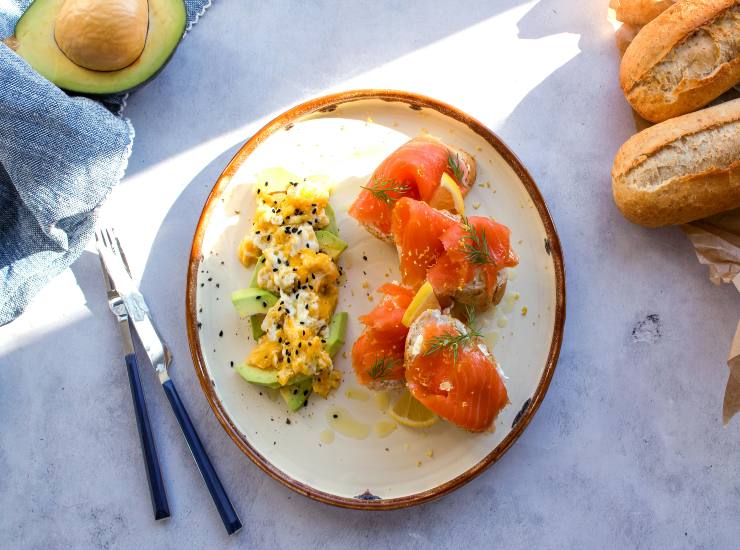 Avocado e salmone