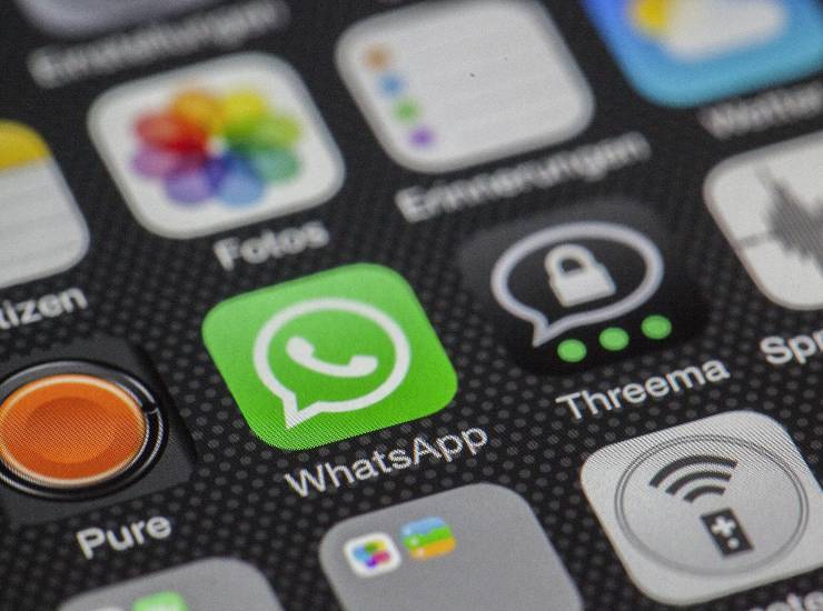 Icona WhatsApp sullo smartphone 